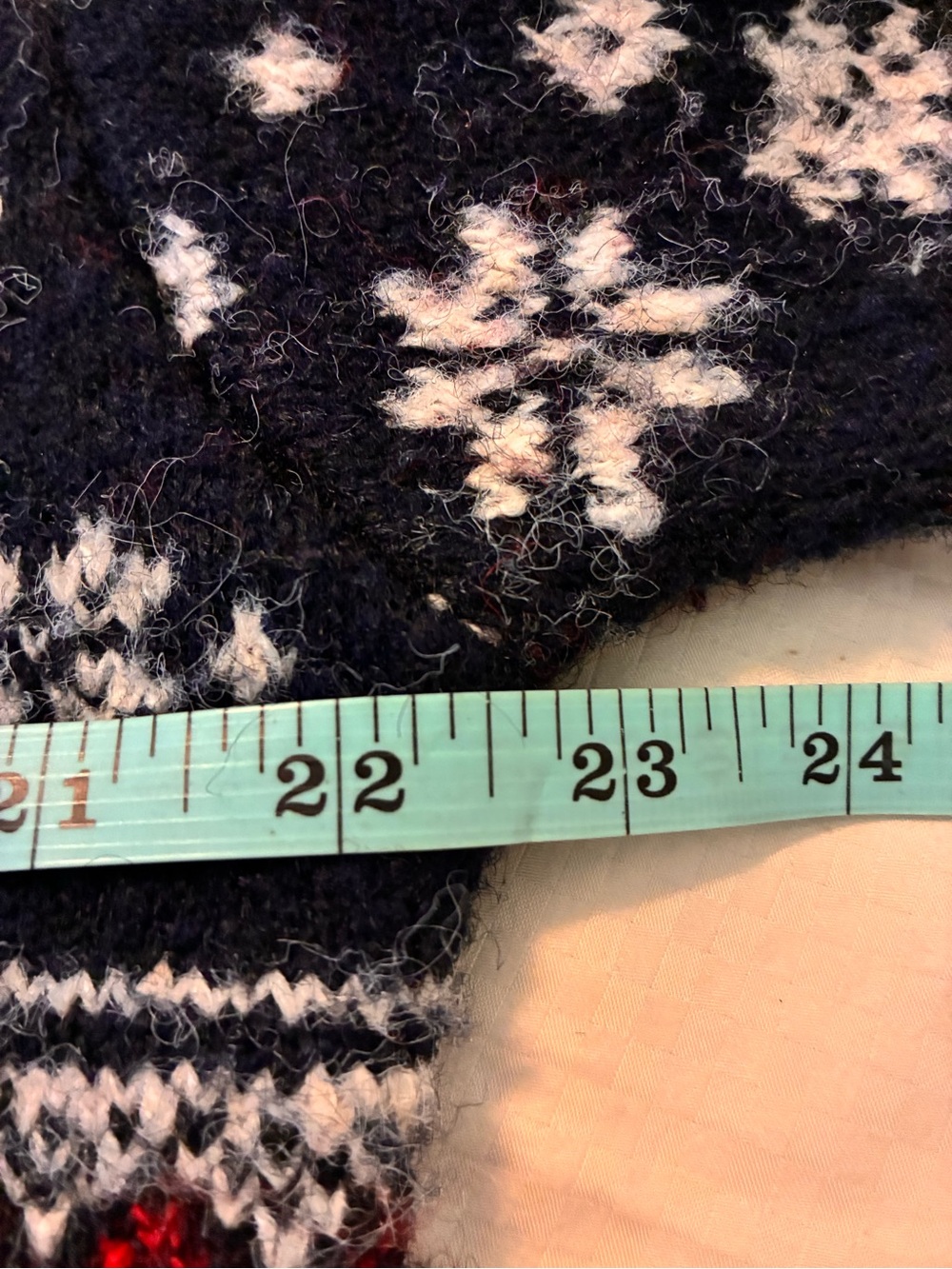 Women’s Long Sleeve Cozy Alpine Bullseye Dog Crewneck Pullover Sweater M NWOT - Picture 12 of 13